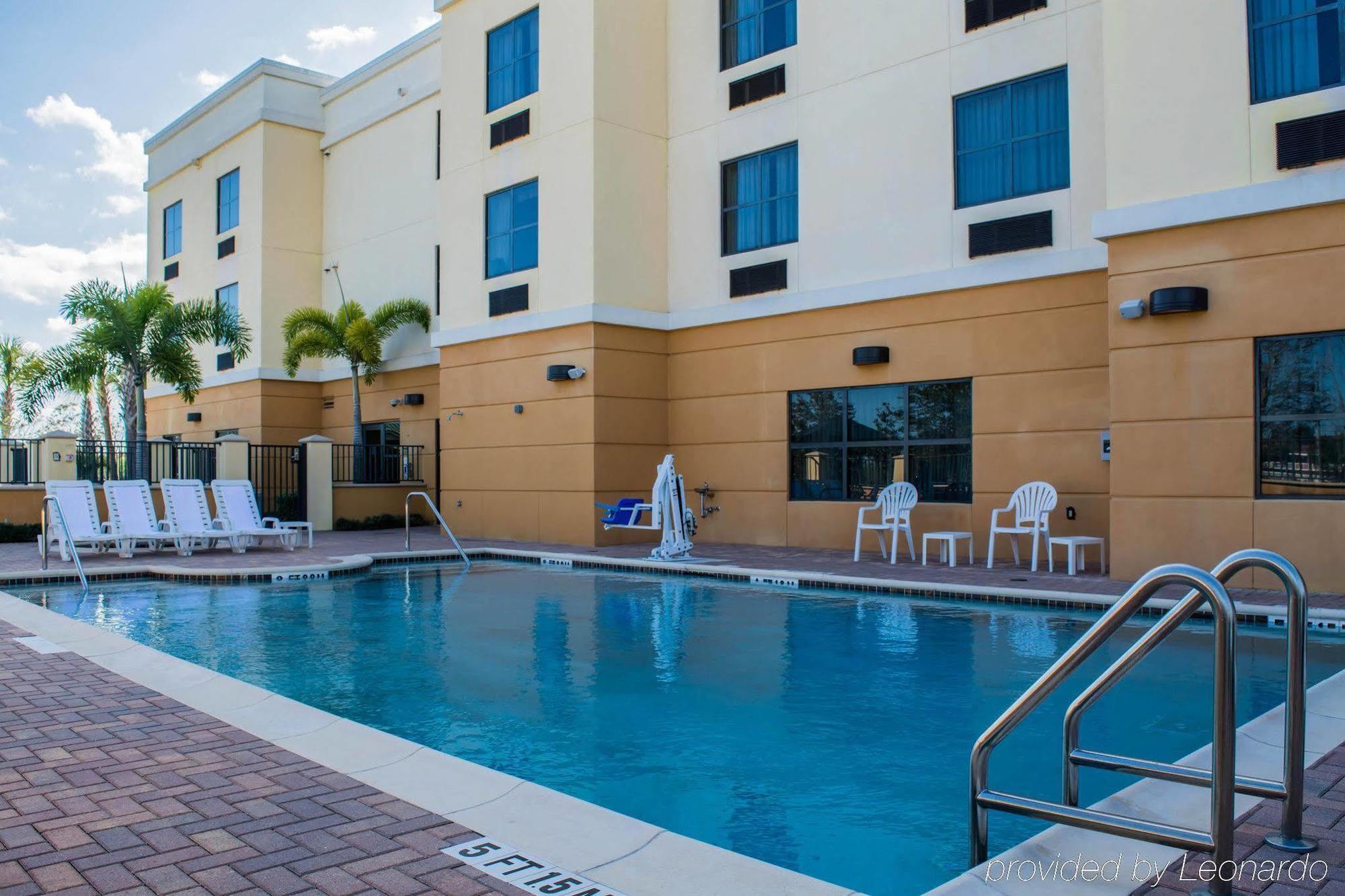 Comfort Suites Vero Beach I-95 Exterior foto